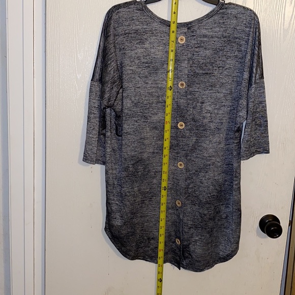 Shirt long three-quarter sleeves with front pocket - Picture 6 of 6